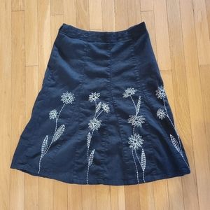 5/$20 Vintage 90s black silver embroidered floral flower pleated skirt 4 small